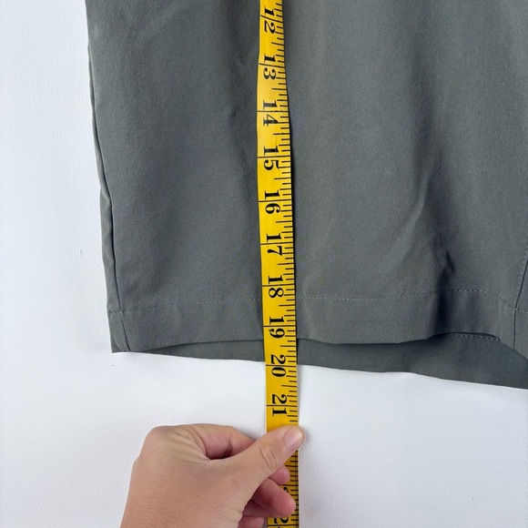 REI Men's Co-Op Shorts Size 38 Hiking Outdoor Sports Performance Nylon Green EUC - Picture 3 of 8